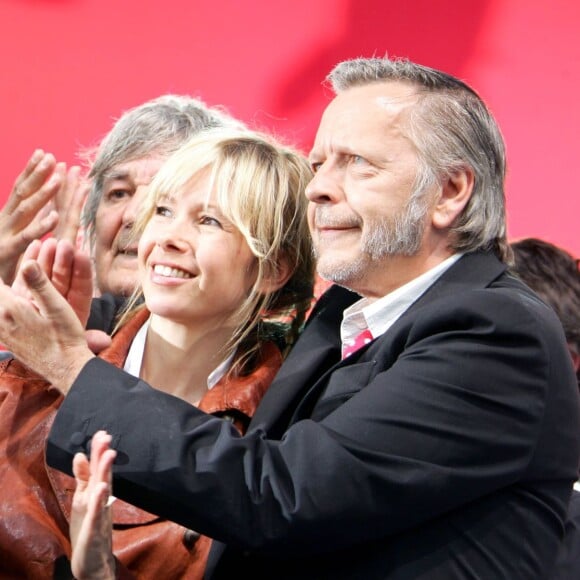 Romane Serda et Renaud lors d'un meeting de Ségolène Royal pour les présidentielles, le 1er mai 2007.