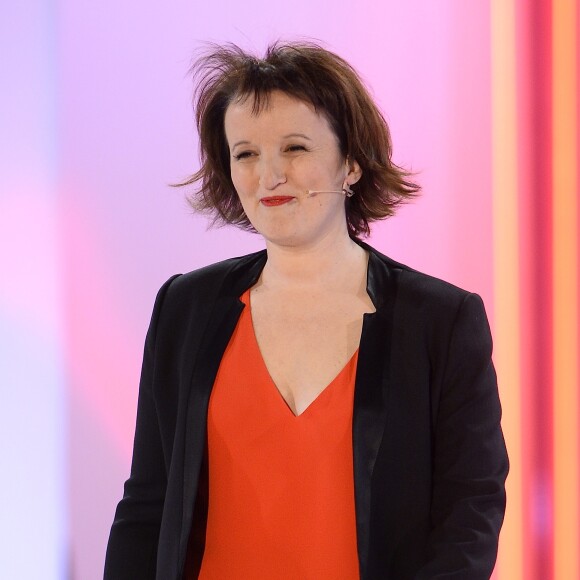 Anne Roumanoff, sur le tournage de l'émission Vivement Dimanche à Paris le 2 décembre 2015.