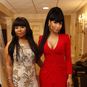 Nicki Minaj et sa mère lors du mariage de son frère Jelani Maraj au mois d'août 2015. Photo postée sur Instagram.