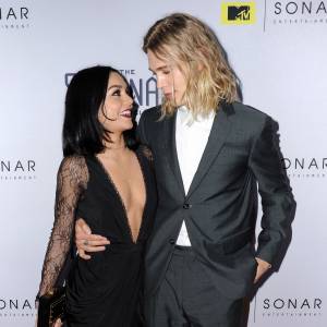 Vanessa Hudgens et Austin Butler assistent à la projection de la série 'The Shannara Chronicles au cinéma iPic Theaters. Los Angeles, le 4 décembre 2015.