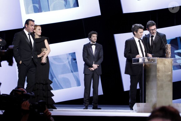 Bérénice Bejo, Jean Dujardin, Guillaume Canet, Michel Hazanavicius et Thomas Langmann lors des César 2012