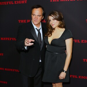 Quentin Tarantino et sa compagne Courtney Hoffman à la première de "Les Huit Salopards" à Hollywood, le 7 décembre 201.