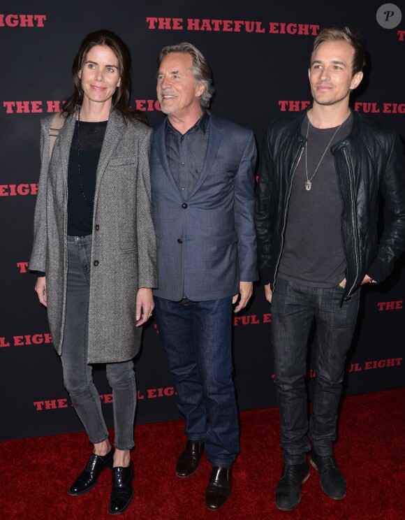 Don Johnson, Kelley Phleger et Jesse Johnson à la première du film "Les Huit Salopards" à Hollywood, le 7 décembre 2015