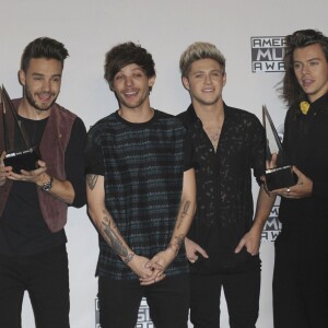 Liam Payne, Louis Tomlinson, Niall Horan, Harry Styles du groupe One Direction - Press Room lors de la 43ème cérémonie annuelle des "American Music Awards" à Los Angeles, le 22 novembre 2015.