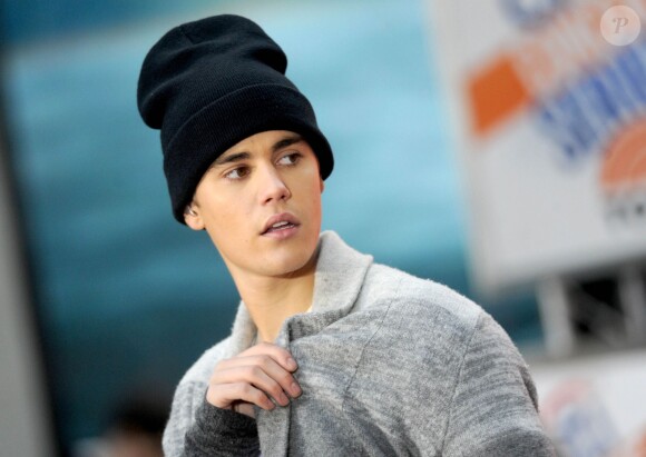 Justin Bieber chante sur le plateau de l'émission de TV "Today" de la NBC à New York le 19 novembre 2015.