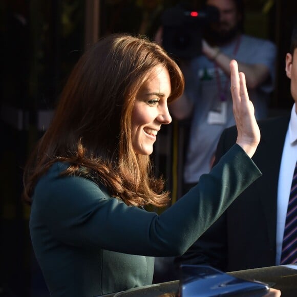 Le prince William, duc de Cambridge et Kate Middleton, duchesse de Cambridge soutiennent la journée de charité de l'ICAP à Londres le 9 décembre 2015.