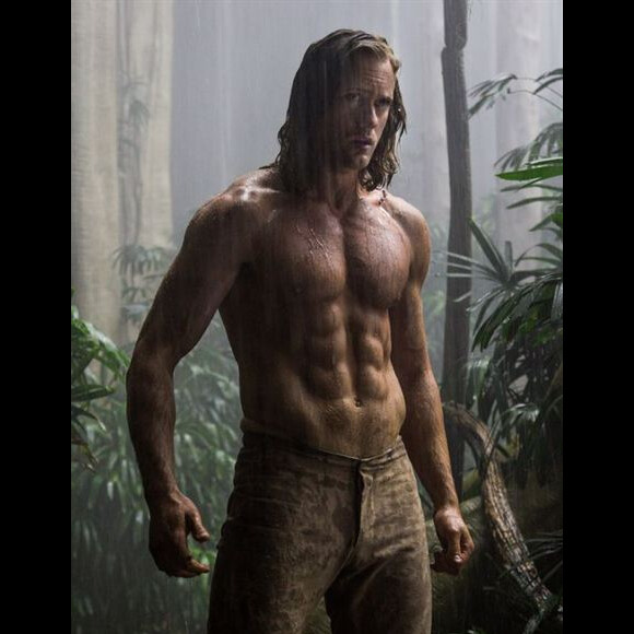 Alexander Skarsgård dévoile ses abdos pour La Légende de Tarzan.