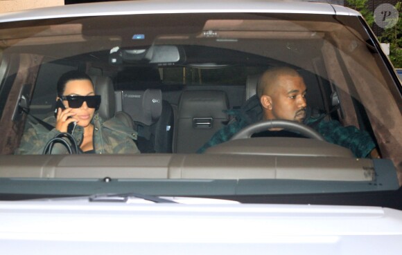 Kim Kardashian enceinte et son mari Kanye West sont allés rendre visite à Lamar Odom à l'hôpital Cedars Sinai à Los Angeles, le 26 novembre 2015