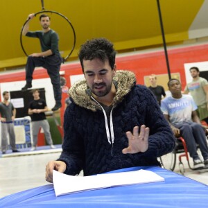 Exclusif - L'naimateur Alex Goude lors des répétitions du spectacle "Timéo" mis en scène par Alex Goude à l'école Nationale des Arts du Cirque de Rosny-sous-Bois, le 28 novembre 2015.