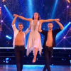 EnjoyPhoenix danse avec deux partenaires, dans Danse avec les stars 6 sur TF1, le samedi 12 décembre 2015.