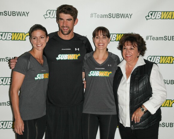 Whitney Phelps, Michael Phelps, Hilary Phelps et Debbie Phelps à New York le 15 octobre 2012.
