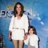 Alessandra Ambrosio et sa fille Anja lors de première de "Frozen" de Disney On Ice à Los Angeles, le 10 décembre 2015.