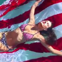 Ambrosio Ambrosio en bikini : Le drapeau américain n'a jamais été aussi sexy !