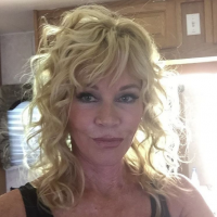 Melanie Griffith sans filtre : Prête à affronter les méchancetés des "haters"