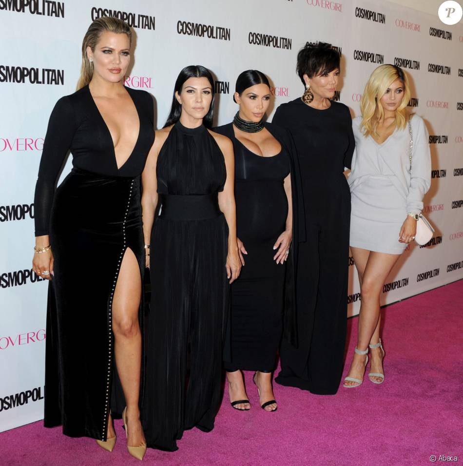 Khloé, Kourtney, Kim Kardashian, Kris et Kylie Jenner à West Hollywood, Los Angeles, le 12 octobre 2015.