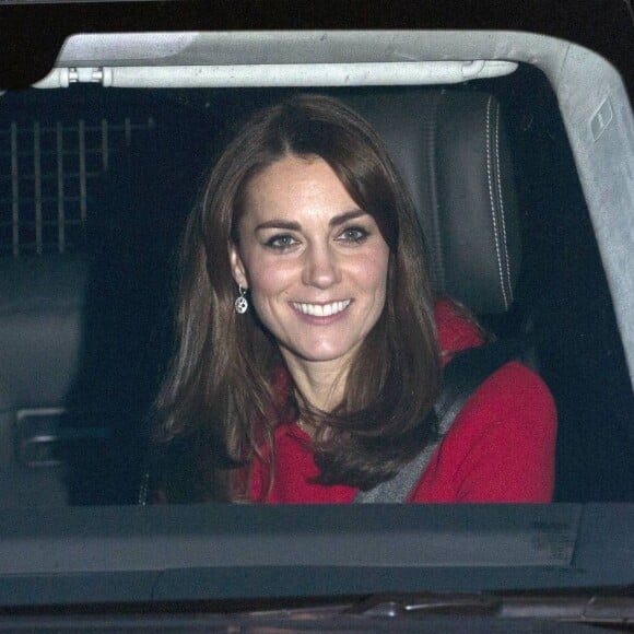 Kate Middleton prenait part le 16 décembre 2015 au repas de Noël à Buckingham Palace.