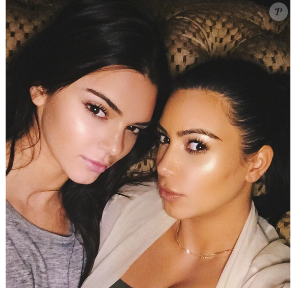 Kendall Jenner et Kim Kardashian, fans du strobing