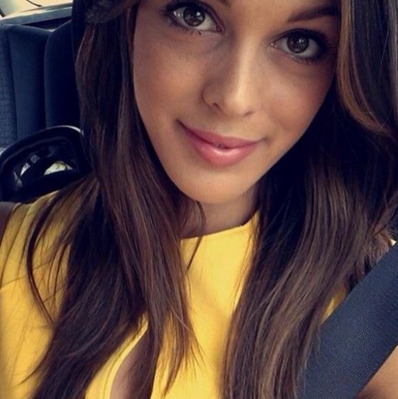 Iris Mittenaere : Selfie sur Instagram pour la jolie Miss France 2016