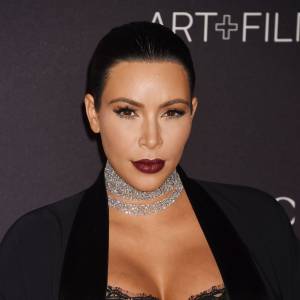 Kim Kardashian, enceinte lors du Gala "The LACMA 2015 Art+Film" en l'honneur de James Turrell et Alejandro Inarritu à Los Angeles, le 7 novembre 2015.