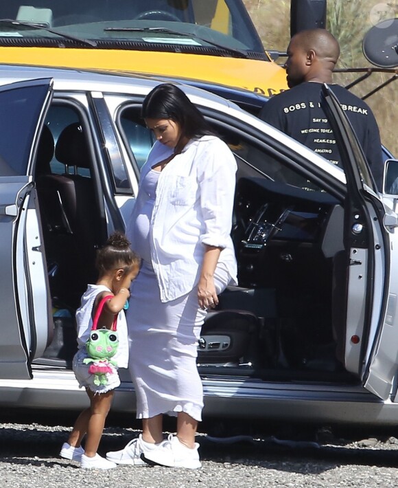 Kim kardashian enceinte, Kanye West et leur fille North, Kourtney Kardashian avec ses enfants Mason et Penelope, Kris Jenner et son compagnon Corey Gamble visitent ensemble un vignoble de 400 hectares à Malibu, le 12 octobre 2015