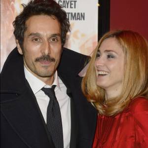 Vincent Elbaz et Julie Gayet - Avant-première du film "Je compte sur vous" au Publicis Cinémas à Paris le 21 décembre 2015.