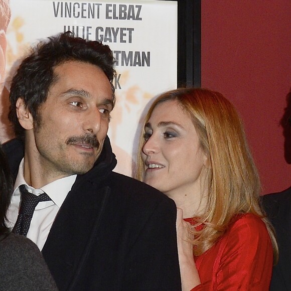 Vincent Elbaz et Julie Gayet - Avant-première du film "Je compte sur vous" au Publicis Cinémas à Paris le 21 décembre 2015.