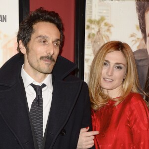 Vincent Elbaz et Julie Gayet - Avant-première du film "Je compte sur vous" au Publicis Cinémas à Paris le 21 décembre 2015.