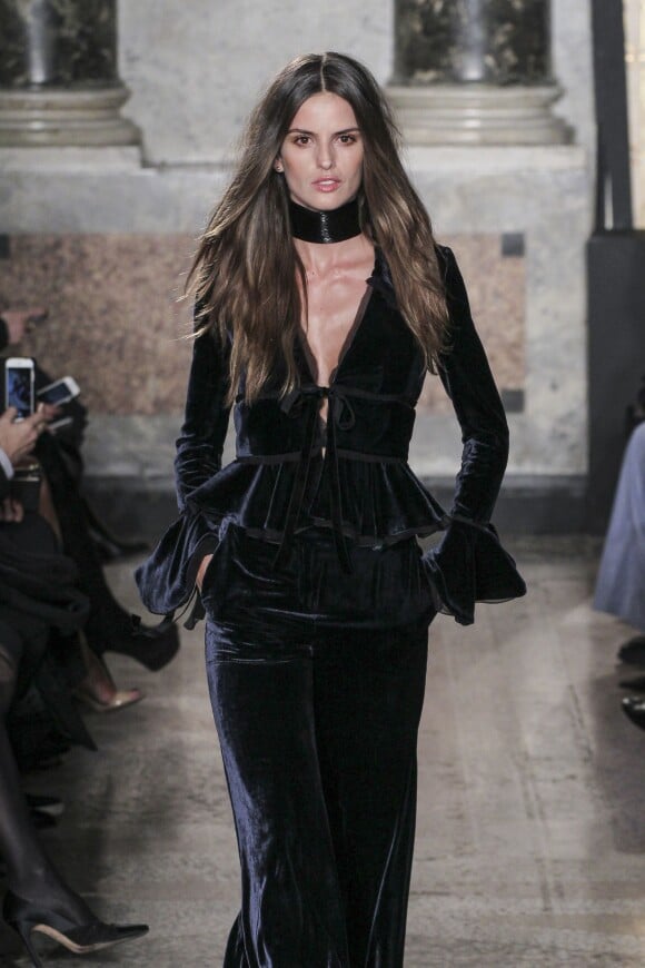 Izabel Goulart - Défilé de mode Emilio Pucci prêt-à-porter collection Automne-Hiver 2015 à Milan, le 28 février 2015.