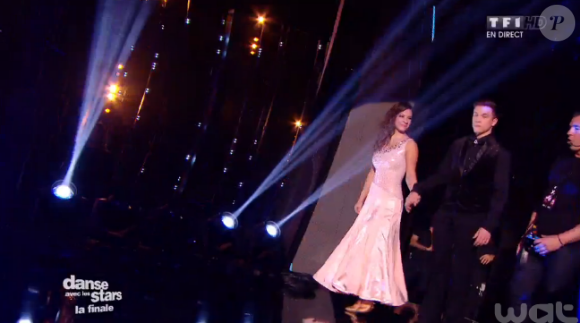 Priscilla et Christophe Licata lors de la finale de Danse avec les stars 6, sur TF1, le mercredi 23 décembre 2015