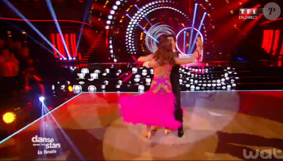 Priscilla et Christophe Licata lors de la finale de Danse avec les stars 6, sur TF1, le mercredi 23 décembre 2015