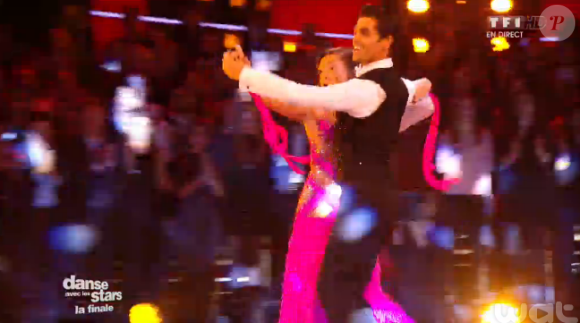 Priscilla et Christophe Licata lors de la finale de Danse avec les stars 6, sur TF1, le mercredi 23 décembre 2015