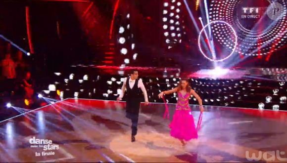 Priscilla et Christophe Licata lors de la finale de Danse avec les stars 6, sur TF1, le mercredi 23 décembre 2015