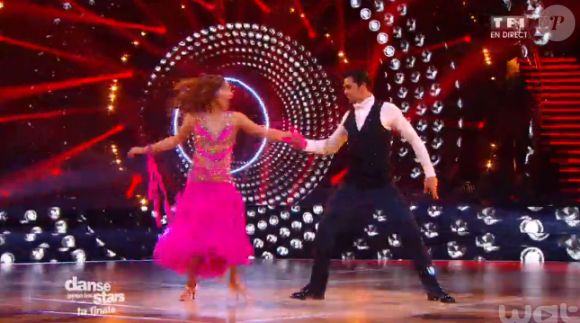 Priscilla et Christophe Licata lors de la finale de Danse avec les stars 6, sur TF1, le mercredi 23 décembre 2015