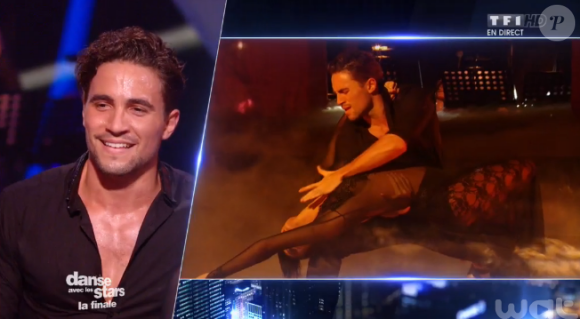 Olivier Dion et Candice Pascal lors de la finale de Danse avec les stars 6, sur TF1, le mercredi 23 décembre 2015