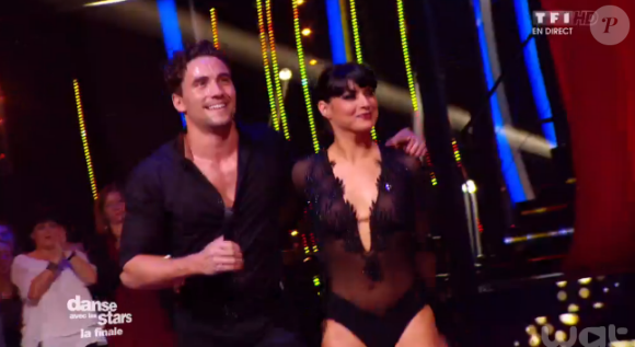 Olivier Dion et Candice Pascal lors de la finale de Danse avec les stars 6, sur TF1, le mercredi 23 décembre 2015