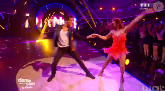Priscilla et Christophe Licata lors de la finale de Danse avec les stars 6, sur TF1, le mercredi 23 décembre 2015