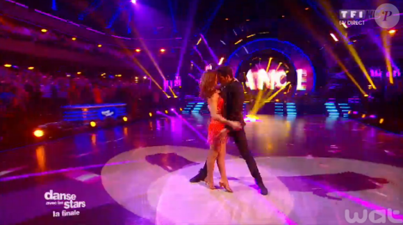 Priscilla et Christophe Licata lors de la finale de Danse avec les stars 6, sur TF1, le mercredi 23 décembre 2015