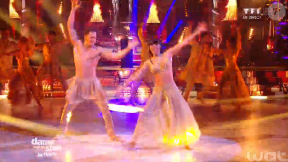Olivier Dion et Candice Pascal lors de la finale de Danse avec les stars 6, sur TF1, le mercredi 23 décembre 2015