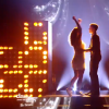 Loïc Nottet et Denitsa en freestyle lors de la finale de Danse avec les stars 6, sur TF1, le mercredi 23 décembre 2015