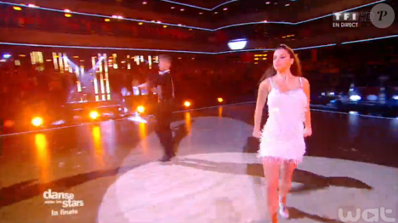 Loïc Nottet et Denitsa en freestyle lors de la finale de Danse avec les stars 6, sur TF1, le mercredi 23 décembre 2015