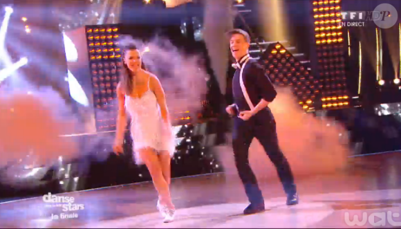Loïc Nottet et Denitsa en freestyle lors de la finale de Danse avec les stars 6, sur TF1, le mercredi 23 décembre 2015