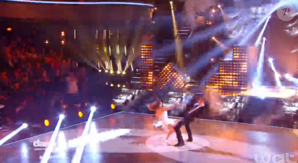 Loïc Nottet et Denitsa en freestyle lors de la finale de Danse avec les stars 6, sur TF1, le mercredi 23 décembre 2015