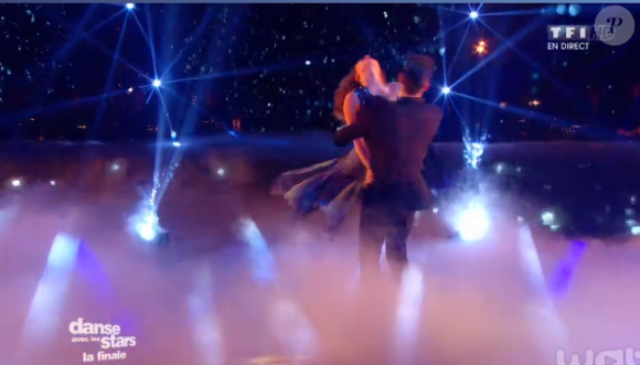 Priscilla et Christophe Licata en freestyle lors de la finale de Danse avec les stars 6, sur TF1, le mercredi 23 décembre 2015