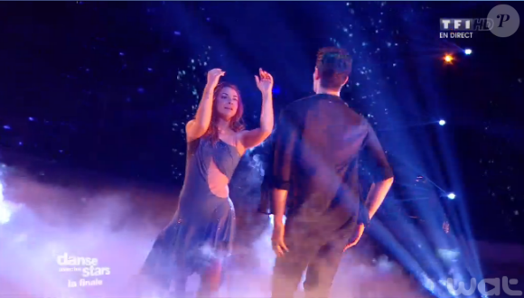 Priscilla et Christophe Licata en freestyle lors de la finale de Danse avec les stars 6, sur TF1, le mercredi 23 décembre 2015
