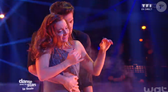 Priscilla et Christophe Licata en freestyle lors de la finale de Danse avec les stars 6, sur TF1, le mercredi 23 décembre 2015