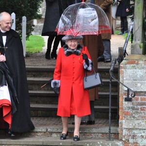 La reine Elizabeth II à la messe de Noël en l'église St Mary Magdalene à Sandringham le 25 décembre 2015.