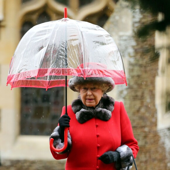 La reine Elizabeth II à la messe de Noël en l'église St Mary Magdalene à Sandringham le 25 décembre 2015.