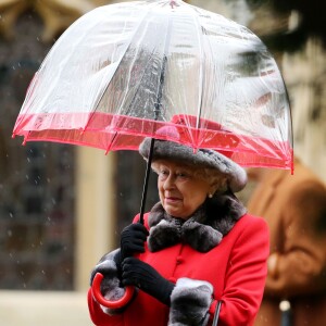 La reine Elizabeth II à la messe de Noël en l'église St Mary Magdalene à Sandringham le 25 décembre 2015.