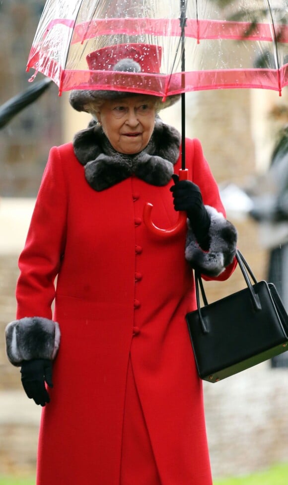 La reine Elizabeth II à la messe de Noël en l'église St Mary Magdalene à Sandringham le 25 décembre 2015.