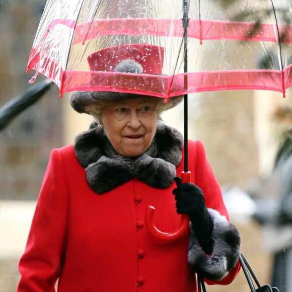 La reine Elizabeth II à la messe de Noël en l'église St Mary Magdalene à Sandringham le 25 décembre 2015.
